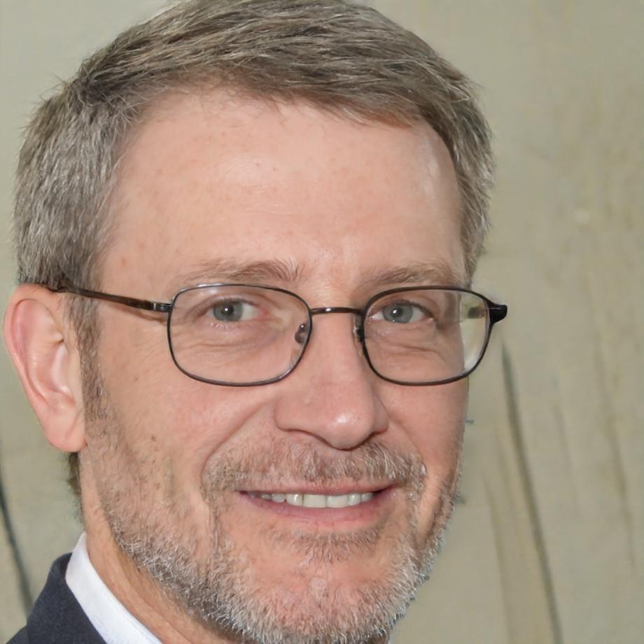 Senior trading instructor reviewing market analysis